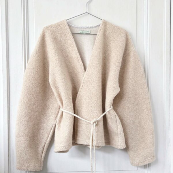 Gilet/Kimono Crème, en laine mélangée bouclette